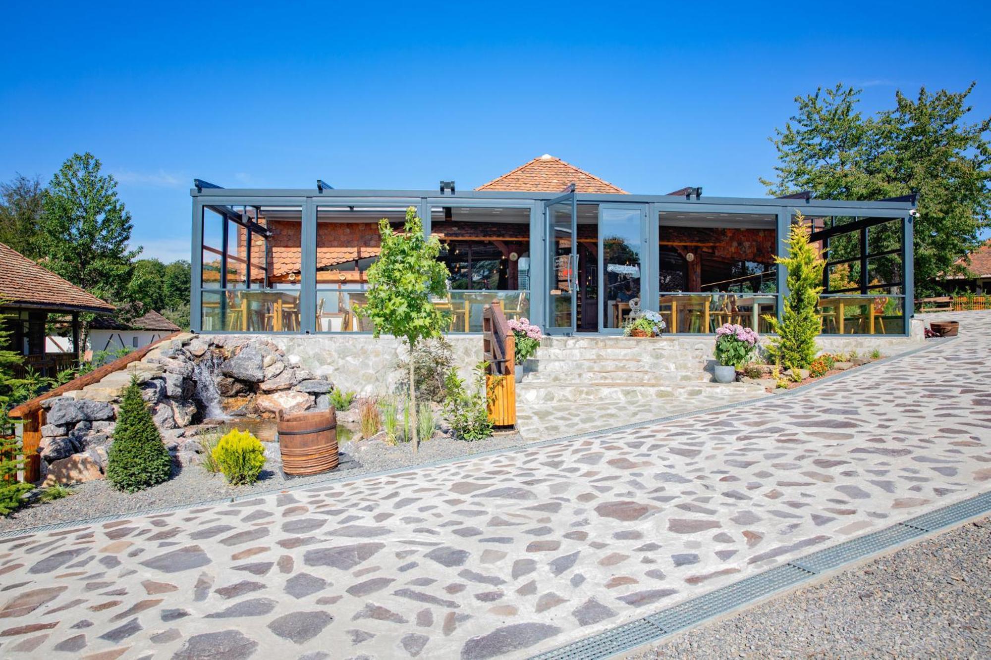 Due Fratelli Village Lodge *