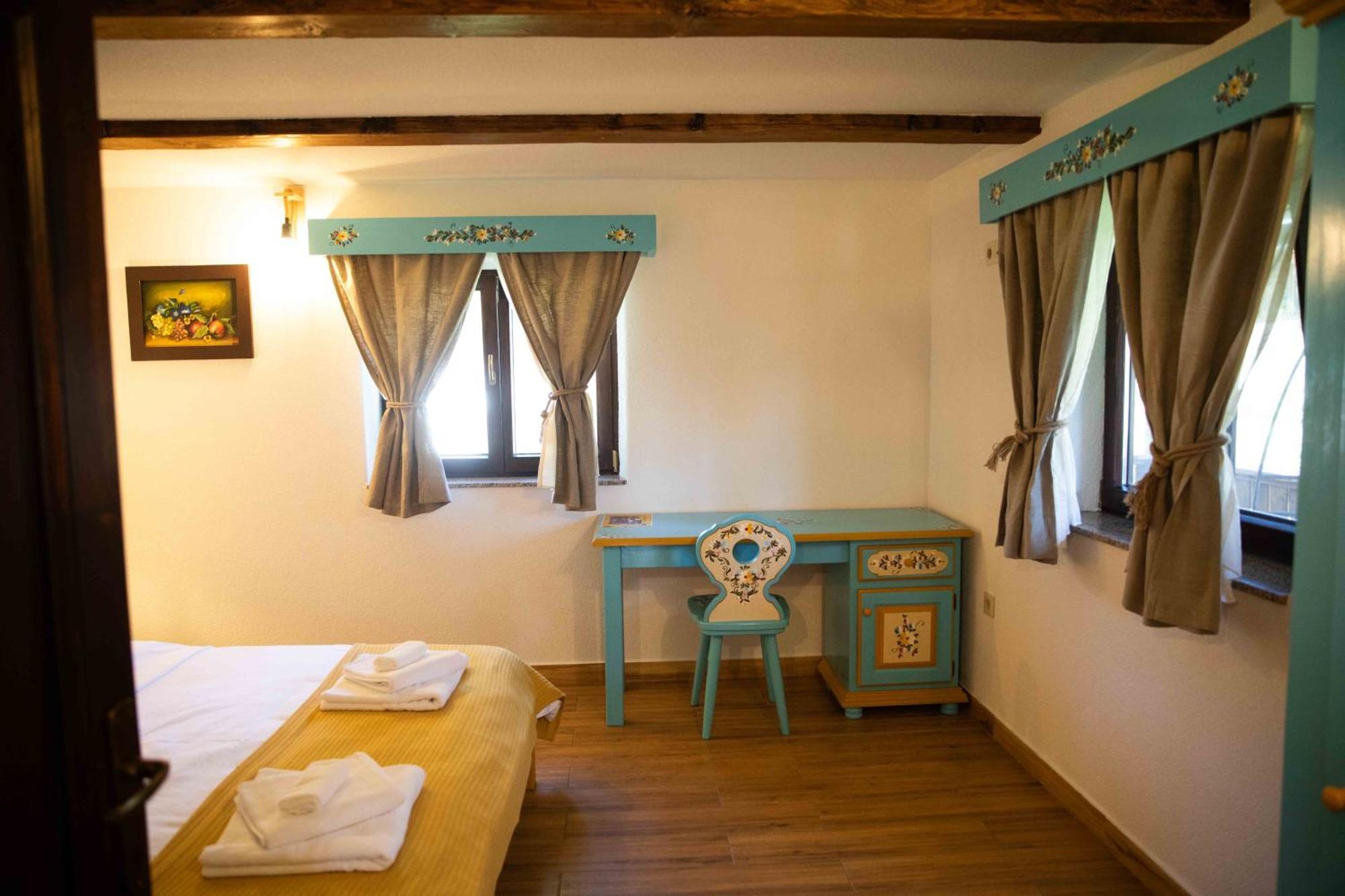 Due Fratelli Village Lodge Sinteu